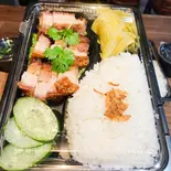 焼き豚ロースのご飯セットーCơm heo quay giòn bì(OKCOFFEE)