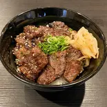 上牛三色丼(MOW)