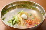 絶品！コラーゲンたっぷり冷麺（冷麺焼鳥酒場 炎鳳 花小金井店）