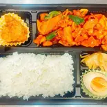 若鶏とカシューナッツ炒め弁当（福餃子）