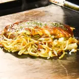 「モダンぺちゃ焼(焼そば・キャベツ入)」（大玉たこ焼 あほや 帝塚山 [Big Ball “TAKOYAKI” AHOYA TEZUKAYAMA]）