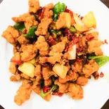 鶏肉と唐辛子の煎り炒め(龍盛菜館 水天宮店)
