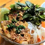 ブンティットヌン (豚焼肉の混ぜ混ぜ麺)（ベトナム料理店 ホイアン大阪店）