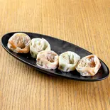 水ギョウザハーフ&ハーフ(6個)/Half&Half Boiled Dumpling/반반 고기&김치만두(ネネチキン1号店)