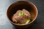 炙り赤身ステーキ丼（焼肉屋斎野 平野西店）