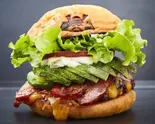 アボカドベーコンチーズバーガー Avocado Bacon Cheese Burger(SHOGUN BURGER 横浜赤レンガ倉庫店)