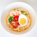 無添加お出汁冷麺(海老と自家製キムチ)（冷麺とチヂミの店 면면(ミョンミョン)）