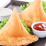 サモサ2P Samosa(サンギタカレー)