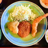 ミックスフライ定食（お食事処 二葉屋）