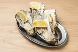 生カキ Fresh oyster（大衆海鮮 団）