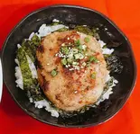 Wハンバーグ丼（盛岡冷麺 鳥やま 東十条店）