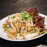 シーフードサラダ/Seafood Salad（SHWE KA TAW ASIAN RESTAURANT）