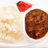 牛筋の赤ワイン煮で作った マドラスカレー（居酒屋 大将）