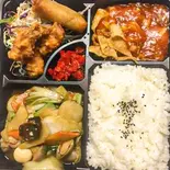 【1】エビのチリソースと八宝菜弁当（聚福源(ジュフーユァン)）