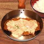 マヨキムチかつ丼サラダセット(元祖 変わりかつ丼・親子丼 祭太鼓 あべのルシアス店)