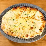 CHEESE GARLIC NAAN チーズガーリック ナン（George Garden India Royal Asian cuisine Halal Cafe 川口店）