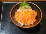 サーモンネギトロ丼（居酒屋ばちばち）