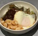 ガーリックシュリンプロコモコ丼(翠煙gallery恵比寿代官山店)