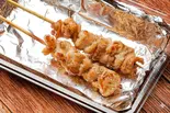 もも串 塩 2本（炭火焼鳥とりまる）