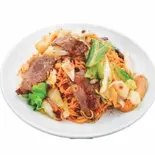 牛肉とラメン炒め(mì xào bò )（SHINSEKAIYAKINIKU）