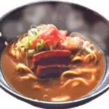 スパイシーカレー沖縄そば Spicy Curry Okinawa Soba(沖縄料理 島物語)