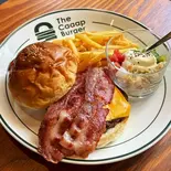 ベーコンチーズバーガー（The Caaap Burger）