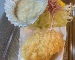 ほたてフライ1個 Fried scallop (1 pc)（白金とんかつ王龍）