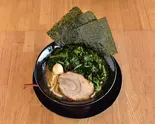 ほうれん草増しラーメン（横浜家系ラーメン 一新家）