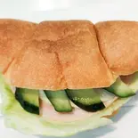 クロワッサンロースハムサンド（サンドイッチ ココ）