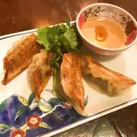 パクチー焼き餃子4ケ（亜細亜食堂 サイゴン 上町店）