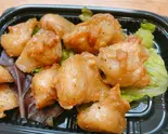 ぼんじりの素揚げ（六角箸）