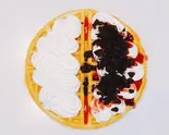 ココアビスケット＆ストロベリーソース＆ミルククリーム（ワッフルパラダイスMIYAKO 用賀店）