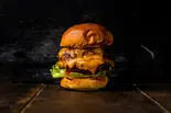 ダブルチーズバーガー(ポテト付き)（HangOut HangOver 西武新宿BrickSt.店(ハングアウトハングオーバー)）