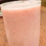 イチゴラッシー/Strawberry Lassi（NEW NISAN INDIAN ＆ TURKIS KABUB RESTAURANT）