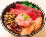 黒潮丼 (10)（魚丼 北千住本店）