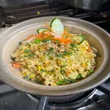 cơm chiên hải sản 海鮮チャーハン（ベトナム料理カキフォートルクアン）