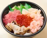 花火大会開催記念限定商品！花火盛り丼（魚丼 北千住本店）