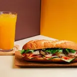 ヌックマム漬け豚肉バインミー ジュースセット Pork Marinated in Nuoc Mam Banh Mi - Juice Set（バインミーシンチャオ 神戸店）