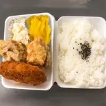 牛肉コロッケ唐揚げ弁当(もも)（からあげHOUSE）