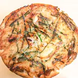 海鮮ニラチヂミ Seafood and Chinese Chive Pancake（味じまん）