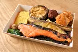 藁燻銀鮭海苔弁当(茜華)