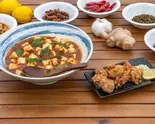 【創業20余年伝統の味】広東麻婆丼＆鶏の唐揚げ3個 Mapo Rice Bowl ＆ Fried Chicken (3)（究極の麻婆豆腐専門店 南京町 花梨麻婆飯店）