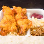 スパイシー唐揚弁当 Diced Spicy Fried Chicken Bento Box（からコロ亭鳥飼店）