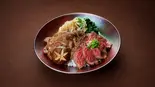 黒毛和牛すき焼き＆ローストビーフ相盛丼（和牛すき焼きしゃぶしゃぶSakura）
