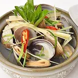 ハマグリのレモングラス蒸し（ベトナム料理店ビーベト Vị Việt）
