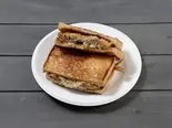 自家製タルタルとサルサたっぷり！フィッシュフライサンド（Fish＆Tacos ナユタコス）