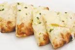 ガーリックチーズナン Garlic Cheese Naan（Indian Nepali Restaurant HEERA）