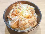 ピリ辛唐揚げ丼（【濃厚背脂醤油ラーメン】ラーメン革命 南船場店）