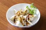 紅油韮菜水餃-ニラたっぷり水餃子 ピリ辛ニンニクソース 6粒（中國菜 老四川 飄香 飄香小院(六本木店)）