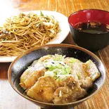 大盛ぶた焼き肉丼セット(両面焼きそば あぺたいと 上北沢店)